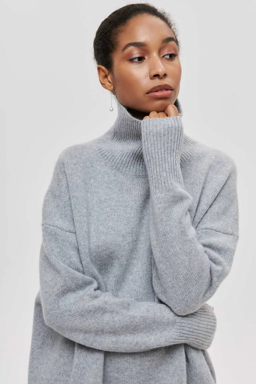 Solid color loose turtleneck sweater