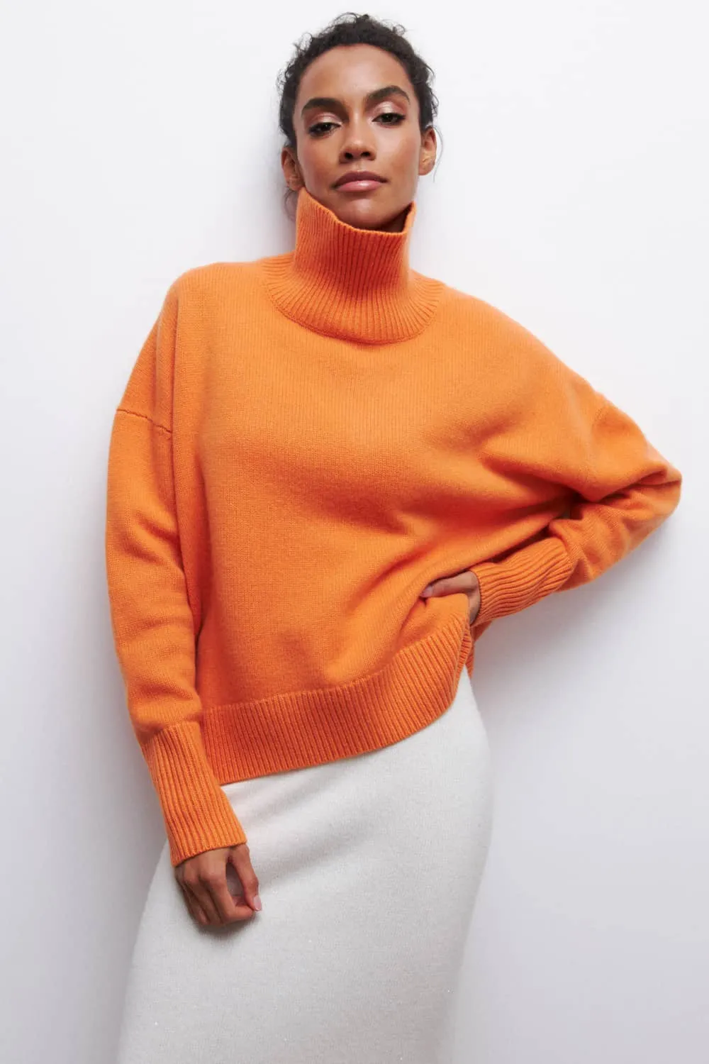 Solid color loose turtleneck sweater