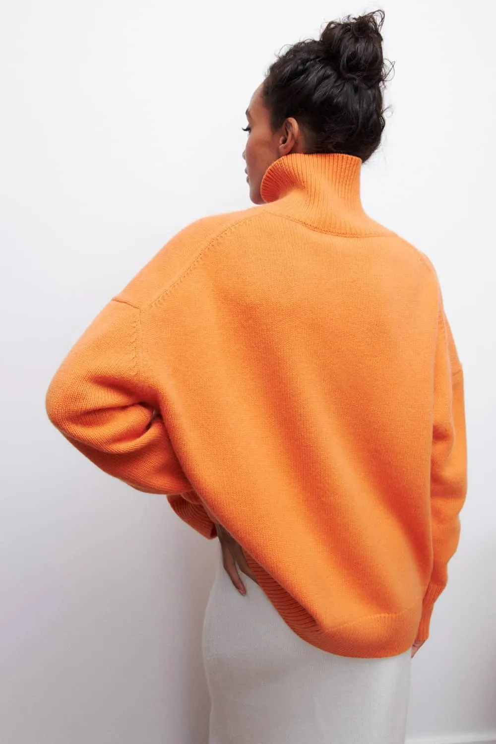 Solid color loose turtleneck sweater
