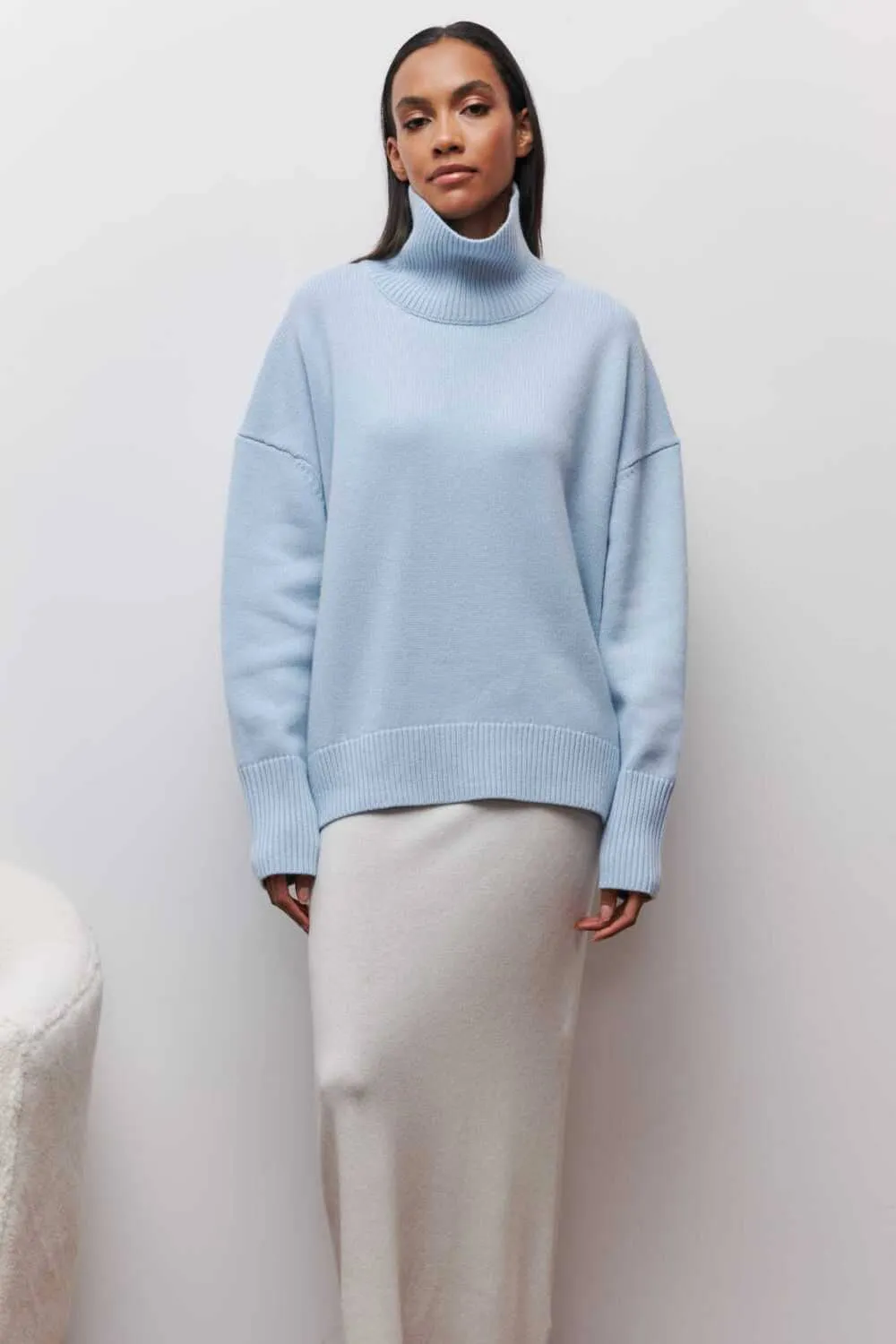Solid color loose turtleneck sweater