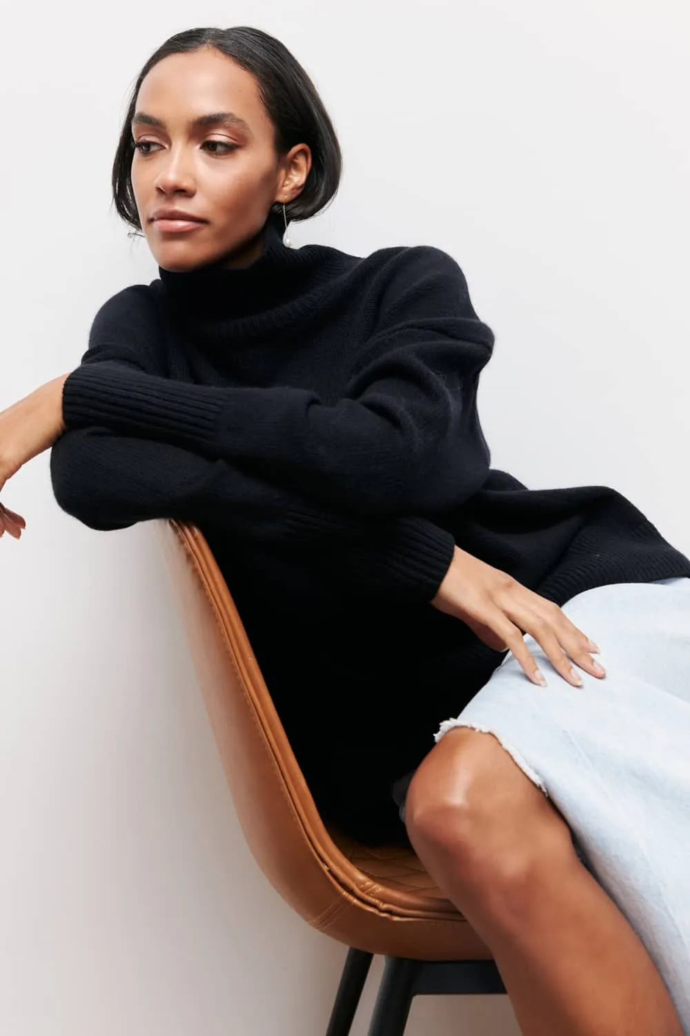 Solid color loose turtleneck sweater